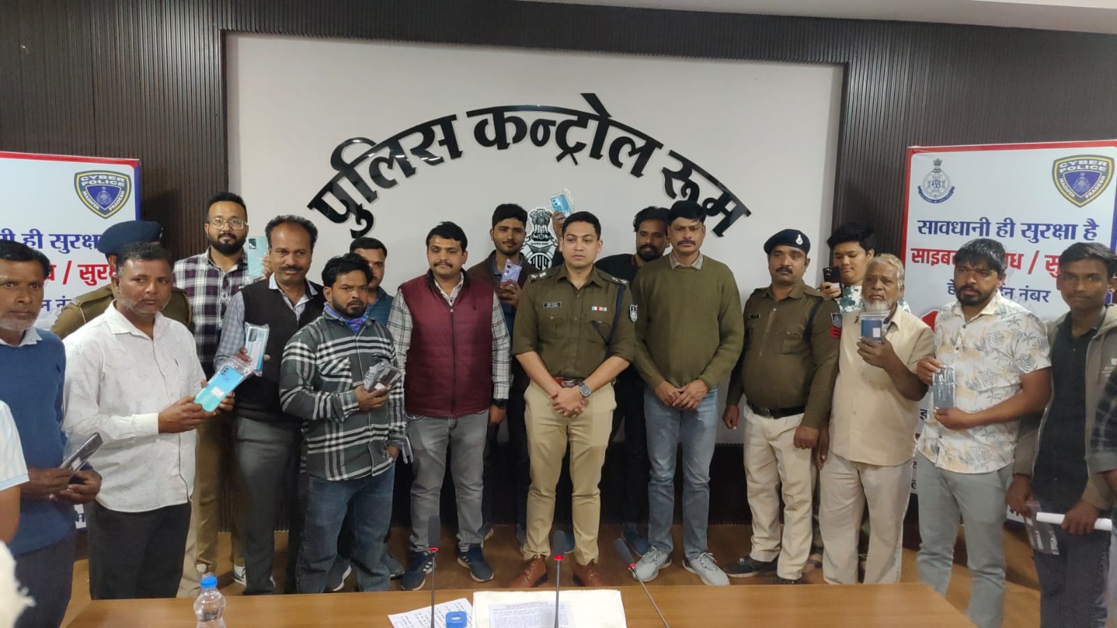 सायबर सेल नीमच को मिली सफलता,26 लाख रूपयें से अधिक मुल्य के 160 गुम मोबाईल रिकवर कर वास्तविक धारको को किये  वितरित