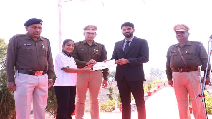 होमगार्ड लाईन में मनाया गया म.प्र.होमगार्ड एंव नागरिक सुरक्षा दिवस समारोह,कलेक्‍टर एवं एस.पी. ने होमगार्ड परेड़ का निरीक्षण कर सलामी ली