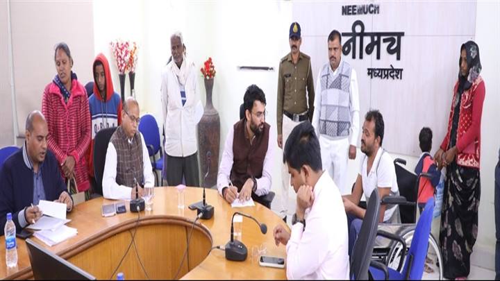 कलेक्‍टर ने की जनसुनवाई -91 आवेदकों की सुनी समस्‍याएं