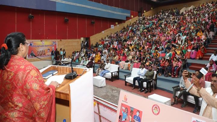 जिले के समग्र विकास के लिए सभी मिलकर प्रयास कर रहे है-प्रभारी मंत्री