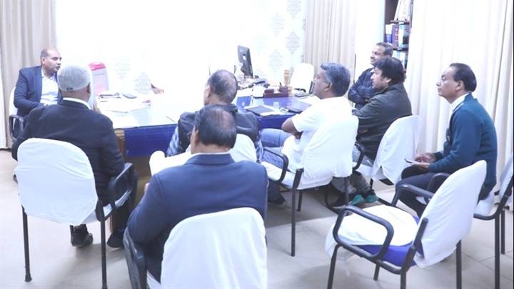 मतदाता सूची प्रारूप प्रकाशन दावे आंपत्तिया प्राप्‍त करने के संबंध मे राजनैतिक दलों के प्रतिनिधियों के साथ बैठक सम्‍पन्‍न