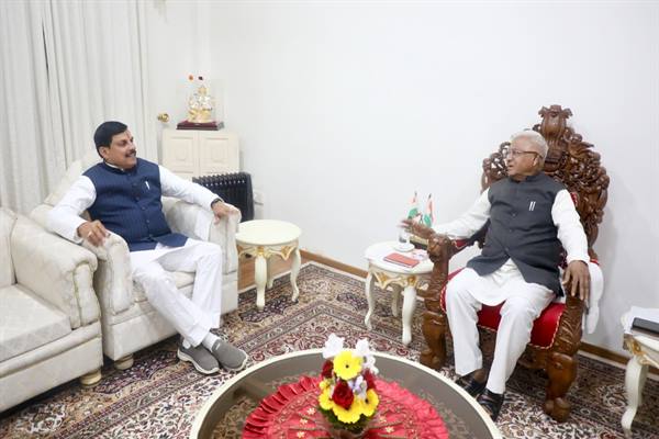 राज्यपाल श्री मंगुभाई पटेल से मुख्यमंत्री डॉ. मोहन यादव की सौजन्य भेंट