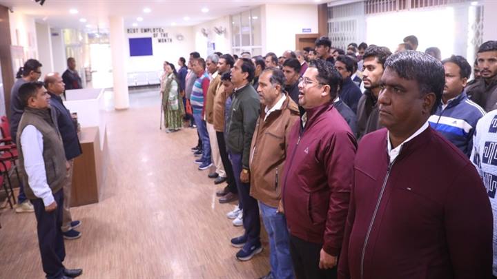 कलेक्टोरेट में सामुहिक राष्‍ट्रगॉन एवं वन्‍दे मातरम का गायन