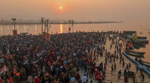 माघ मेला में बसंत पंचमी पर एक करोड़ से अधिक श्रद्धालुओं ने गंगा और संगम में डुबकी लगाई