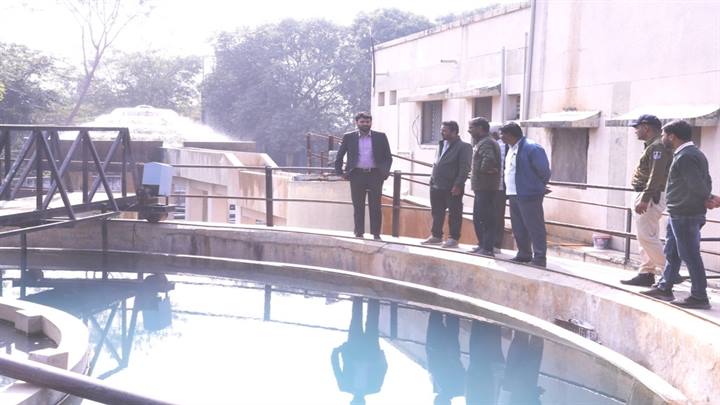 कलेक्टर ने नीमच एवं जावद में वॉटर ट्रीटमेंट प्लांट का निरीक्षण किया, गुणवत्तापूर्ण पेयजल आपूर्ति की व्यवस्था का लिया जायजा