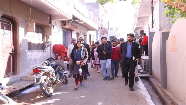 कलेक्‍टर ने मनासा का भ्रमण कर बच्‍चों की उपचार व्‍यवस्‍था का जायजा लिया, चिकित्‍सकों की टीम को दिए आवश्‍यक निर्देश