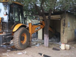 नपा ने सड़क किनारे किए गए अवैध कब्जों को हटाया